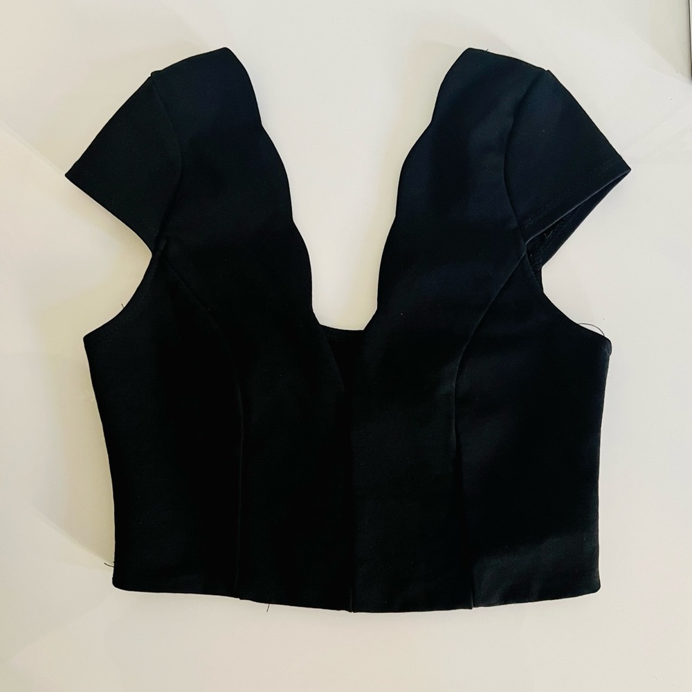Black scalloped crop top